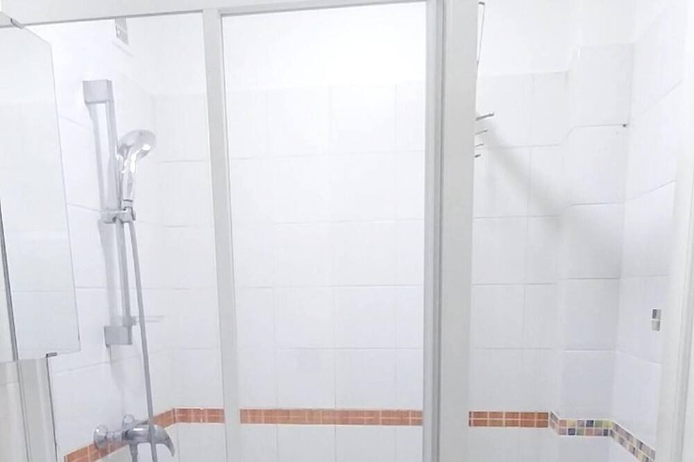 Photo of Bathroom in Le Blanc-Mesnil