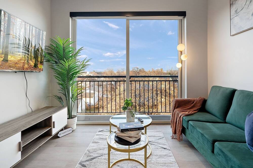 Photo of Livingroom in St. Anthony West