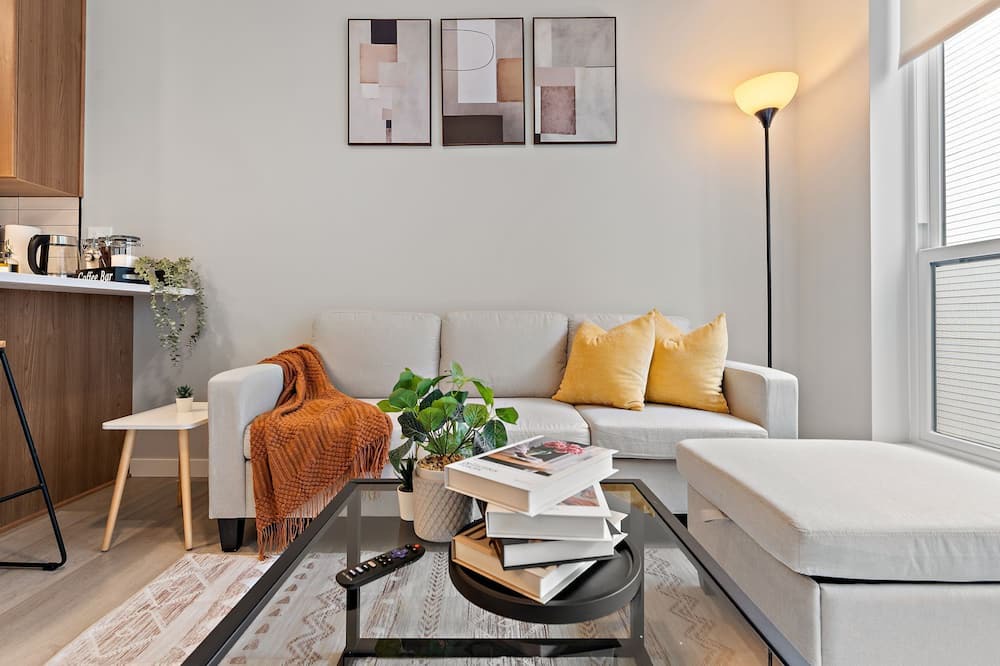 Photo of Livingroom in St. Anthony West