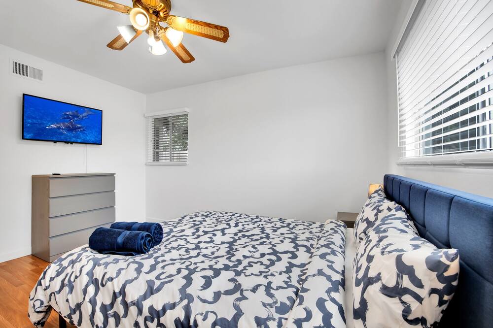 Photo of Bedroom in Northridge