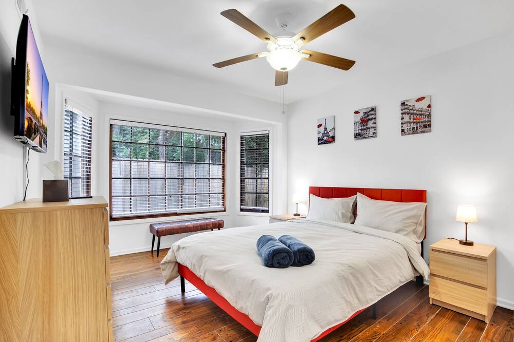 Photo of Bedroom in Northridge