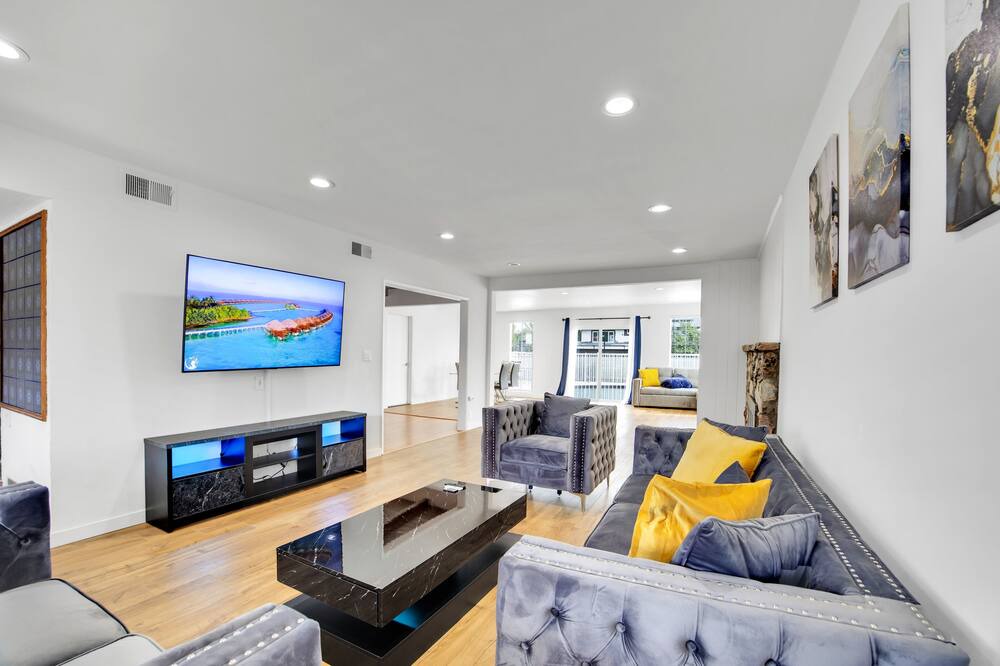Photo of Bedroom in Northridge