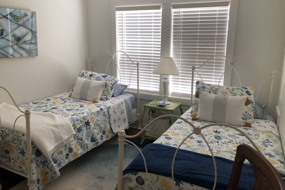 Photo of Bedroom in Mississippi City