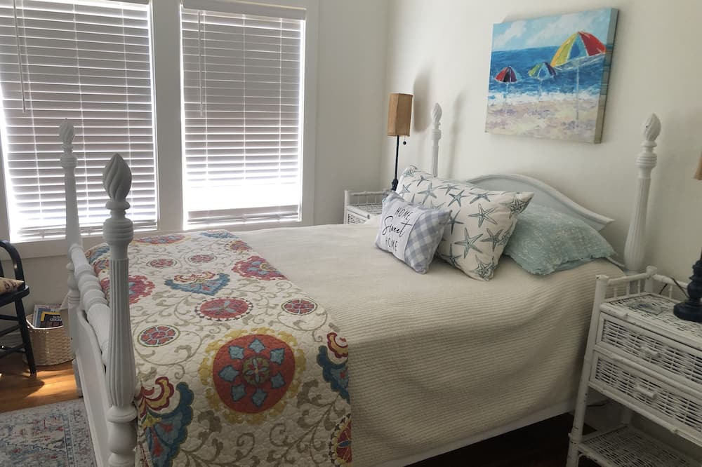 Photo of Bedroom in Mississippi City