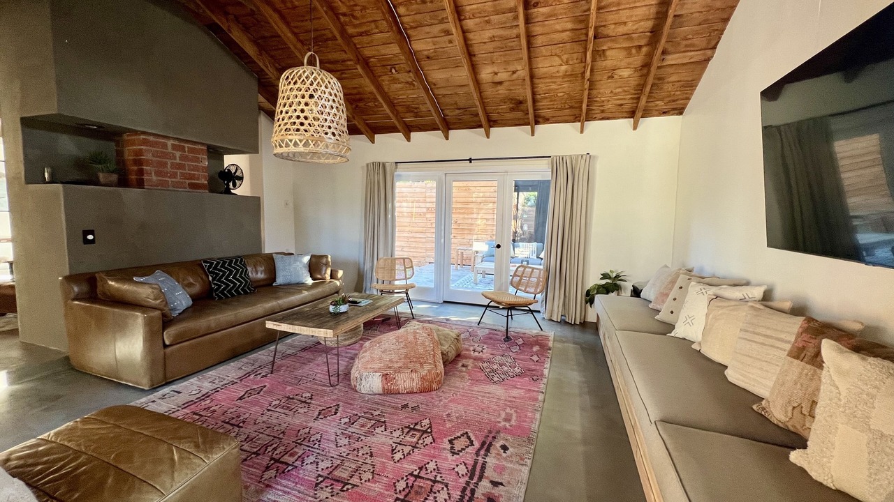 Photo of Livingroom in West Hills