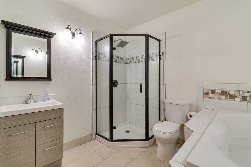 Photo of Bathroom in Northridge