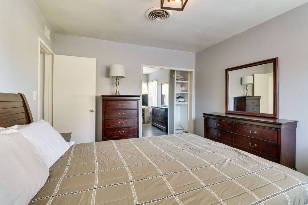 Photo of Bedroom in Northridge