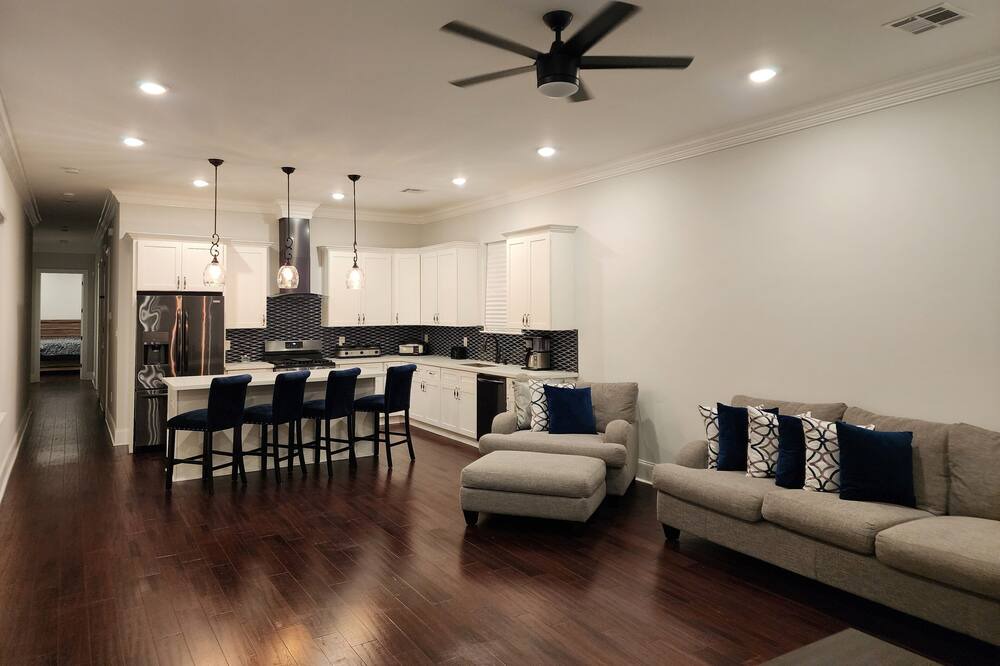 Photo of Livingroom in Broadmoor