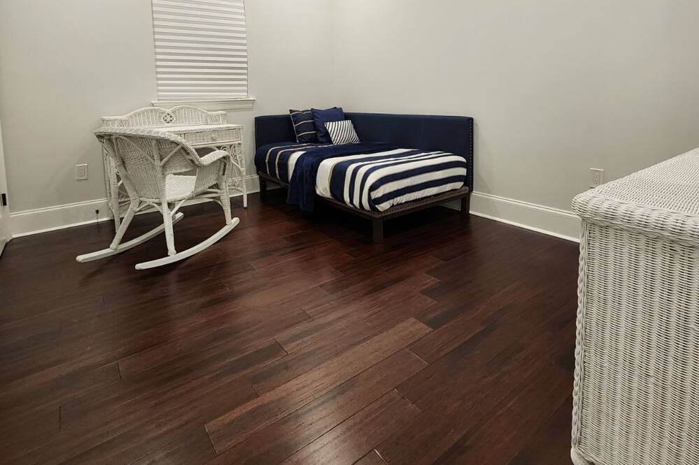 Photo of Bedroom in Broadmoor
