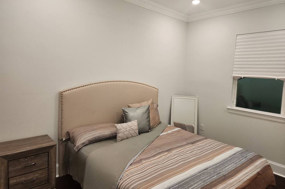 Photo of Bedroom in Broadmoor