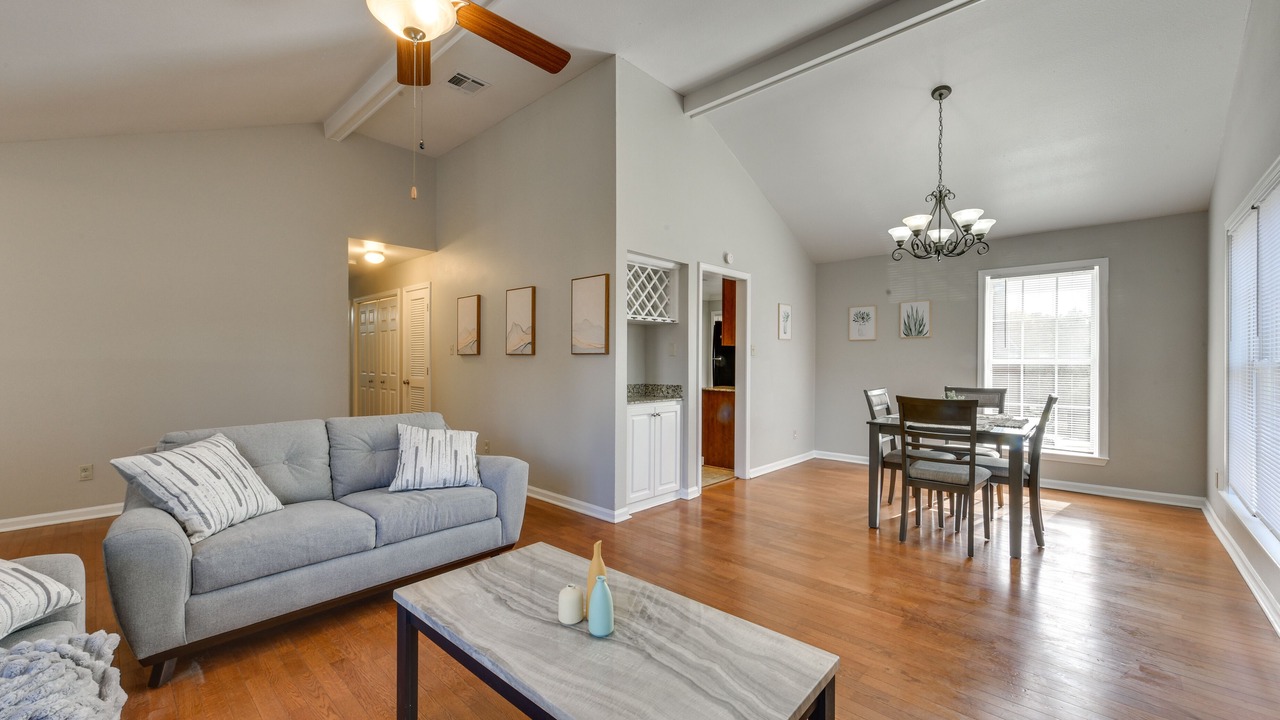 Photo of Livingroom in Mid City South