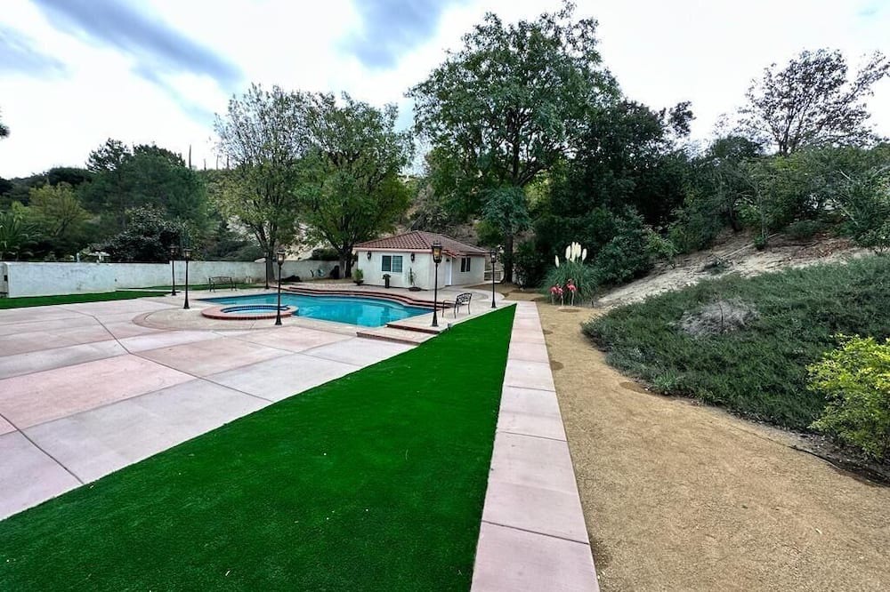 Photo of Others in Calabasas
