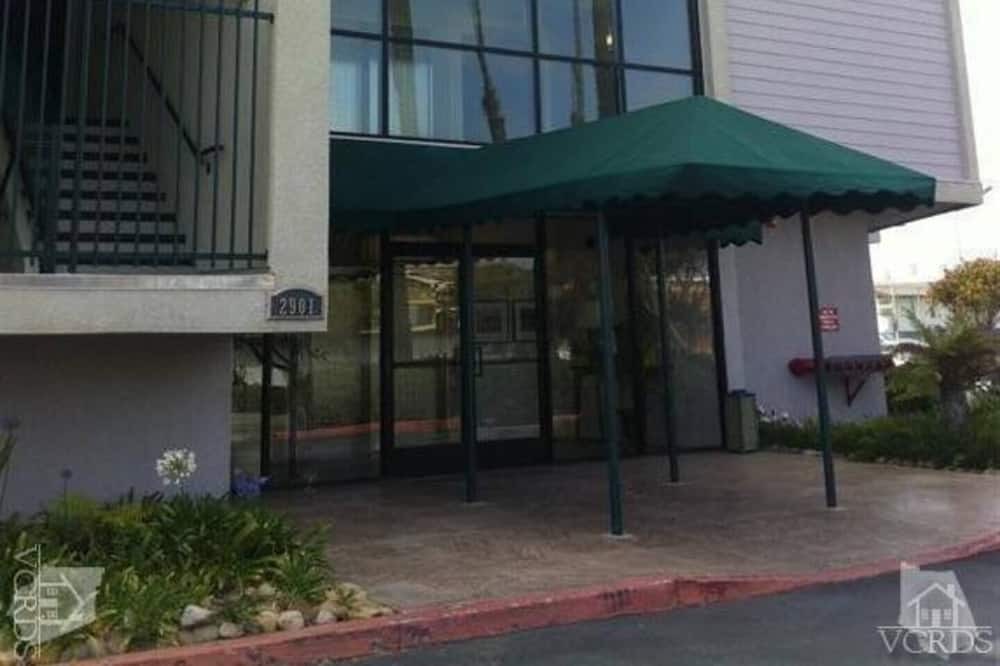 Photo of Outdoor in Hollywood