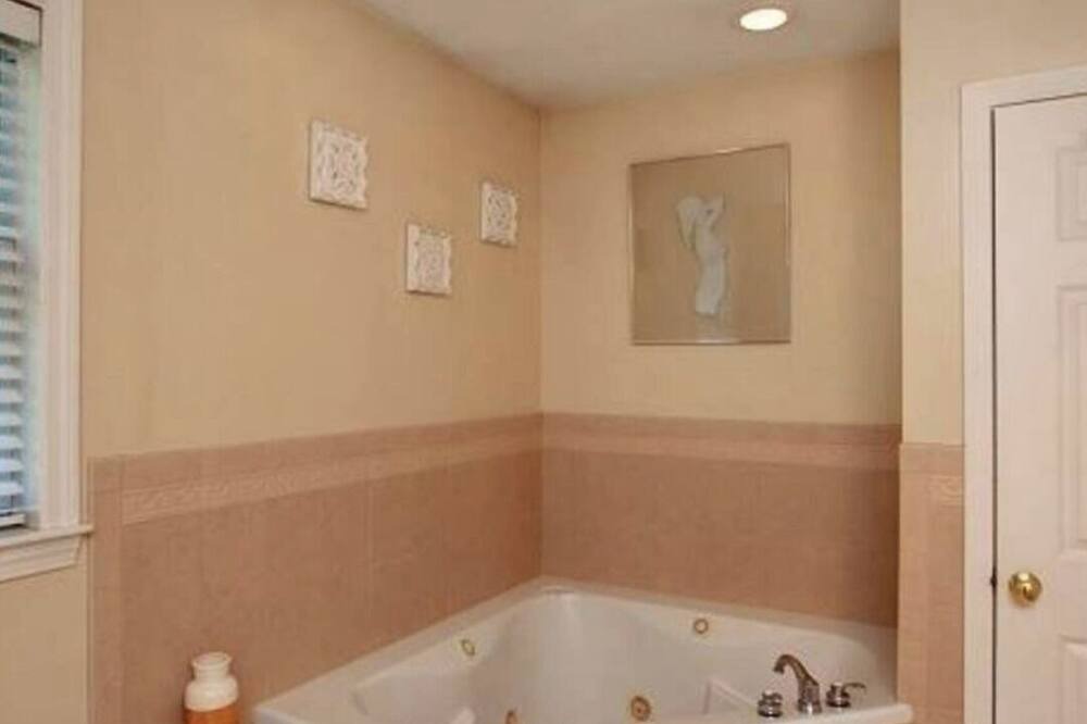 Photo of Bathroom in Sandwich
