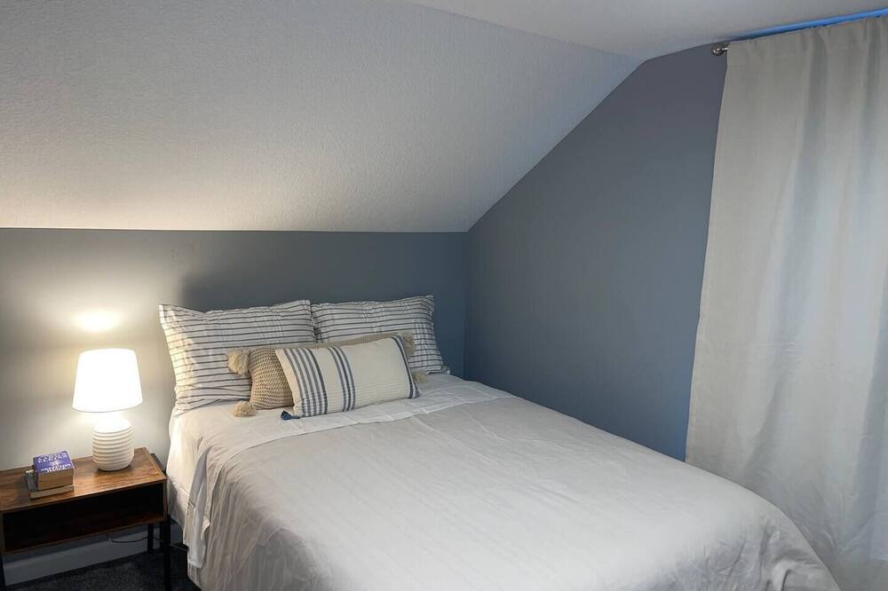 Photo of Bedroom in Anoka