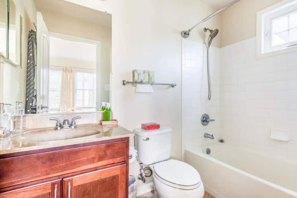 Photo of Bathroom in Seat Pleasant