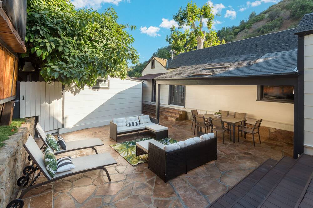 Photo of Patio Balcony in Beverly Hills