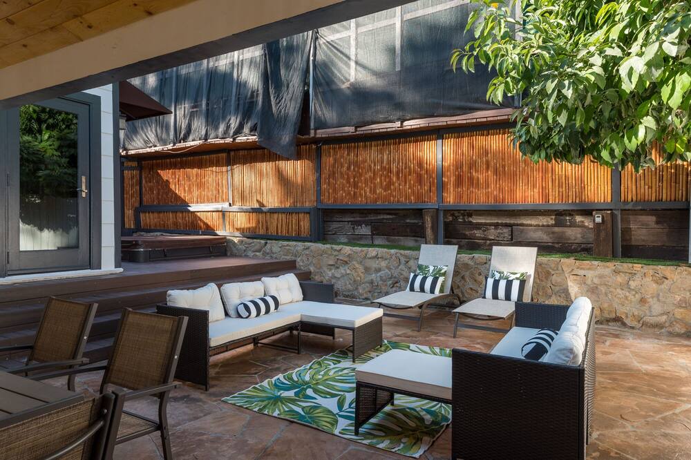 Photo of Patio Balcony in Beverly Hills