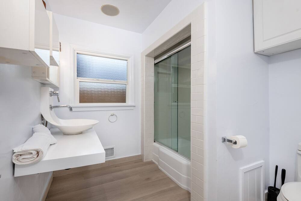 Photo of Bathroom in Beverly Hills