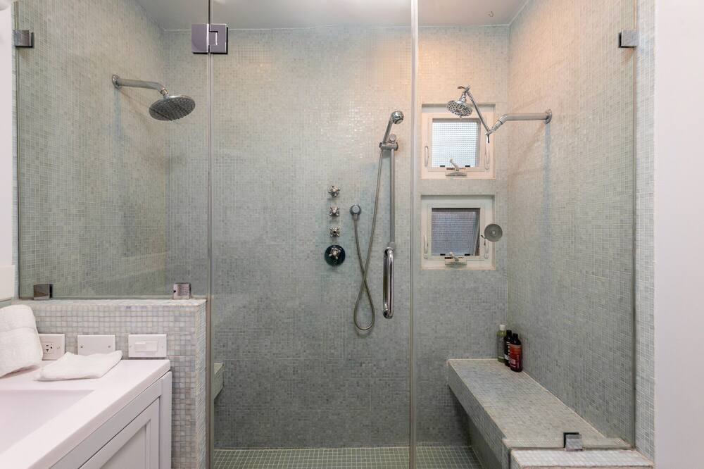 Photo of Bathroom in Beverly Hills