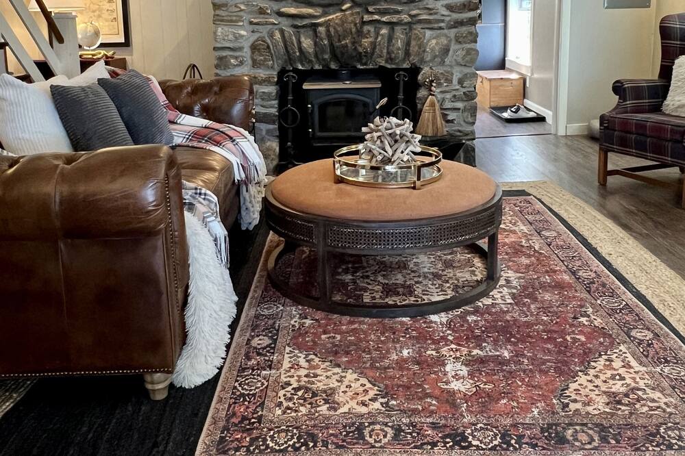 Photo of Livingroom in Becket