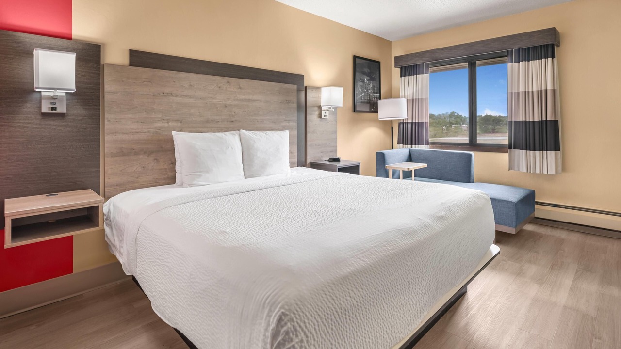 Photo of Bedroom in Golden Valley