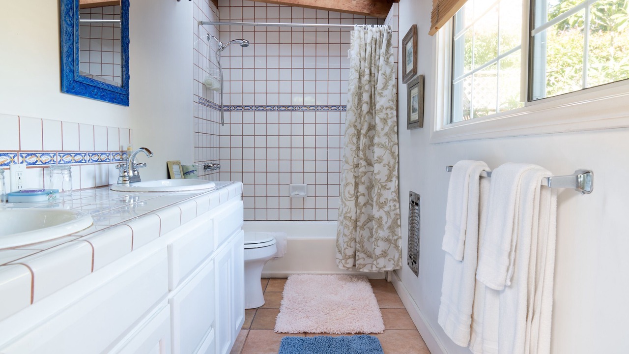 Photo of Bathroom in Oak Park