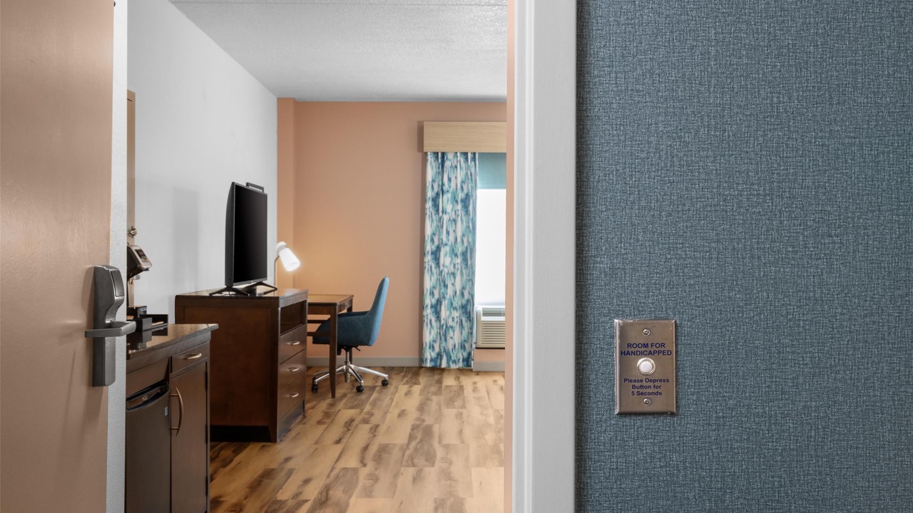 Photo of Bedroom in Pascagoula