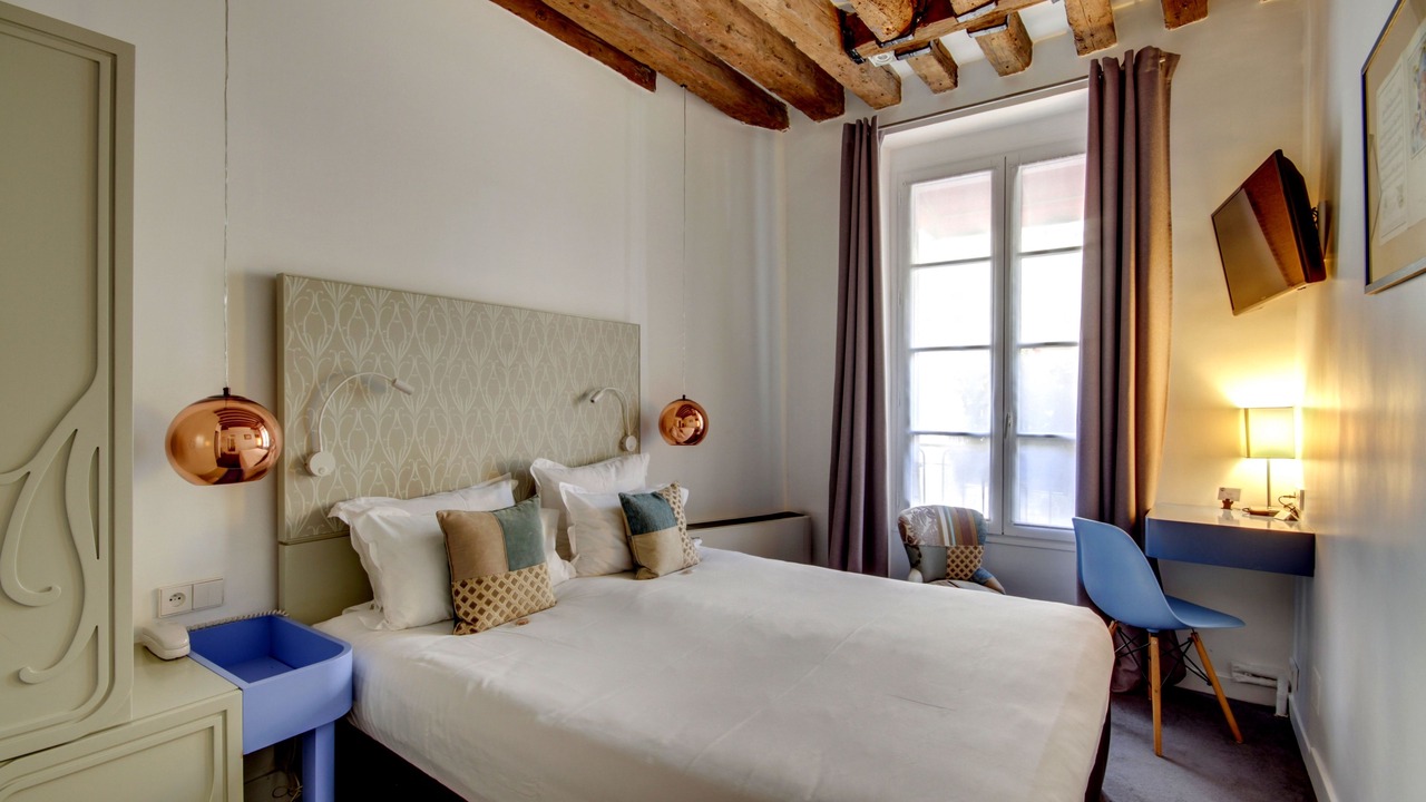 Photo of Bedroom in Notre-Dame-des-Champs