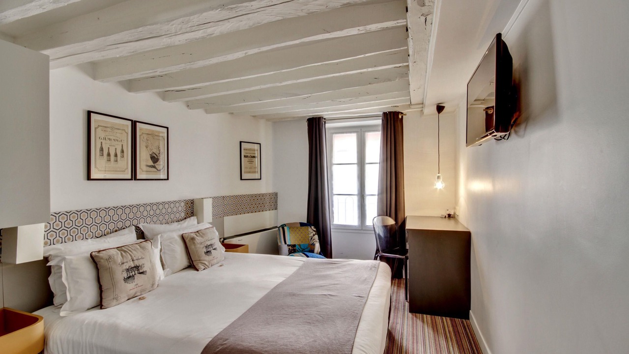 Photo of Bedroom in Notre-Dame-des-Champs