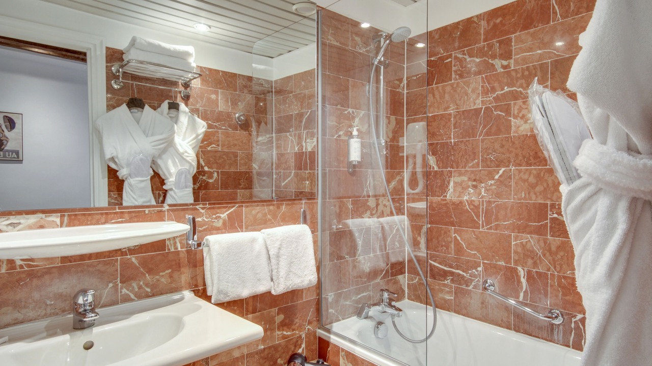 Photo of Bathroom in Notre-Dame-des-Champs