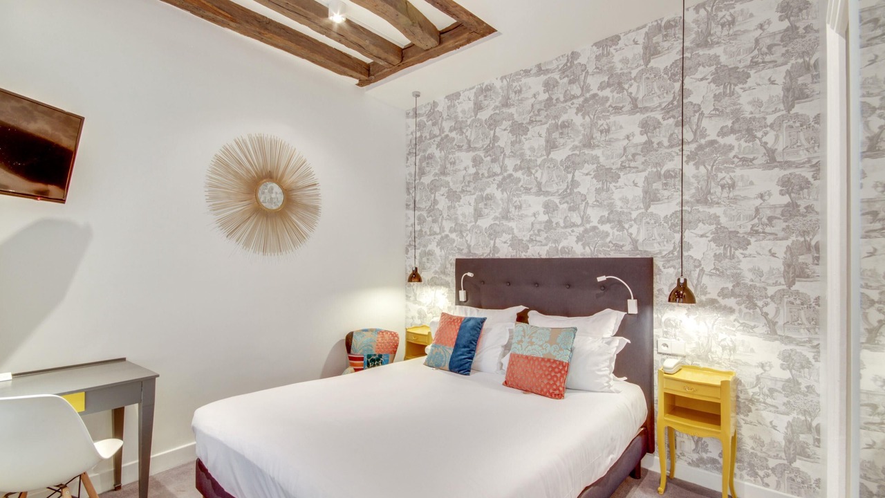 Photo of Bedroom in Notre-Dame-des-Champs