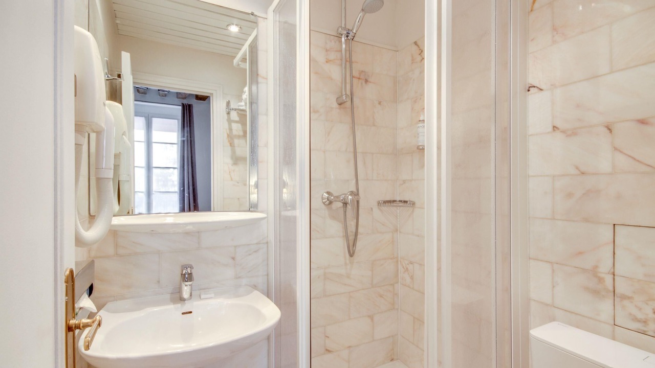 Photo of Bedroom in Notre-Dame-des-Champs