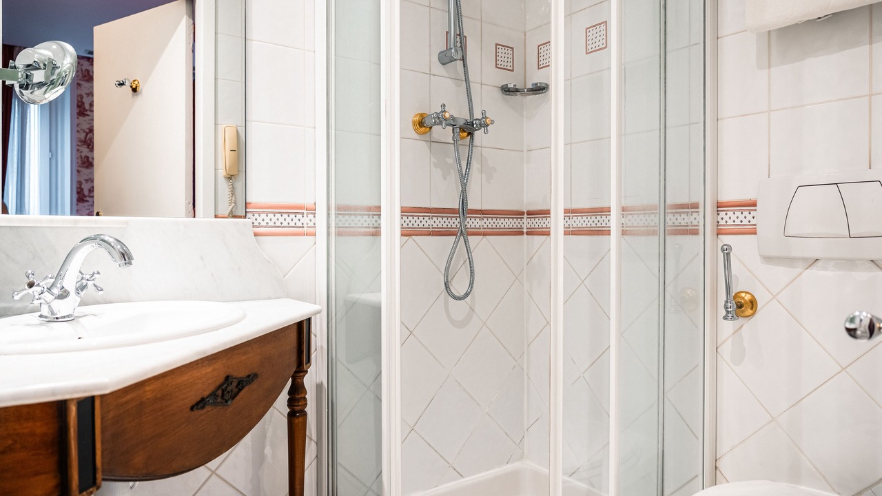 Photo of Bathroom in Batignolles