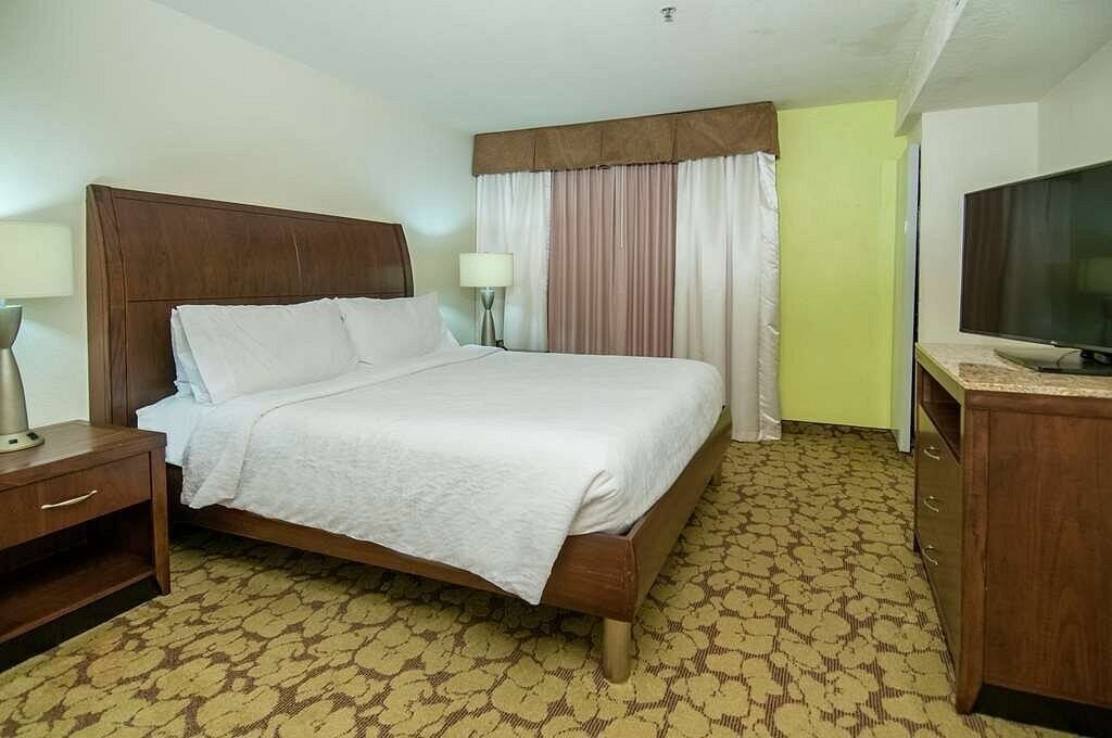 Photo of Bedroom in Kenner - Louis Armstrong International Airport