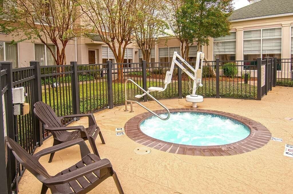 Photo of Outdoor in Kenner - Louis Armstrong International Airport