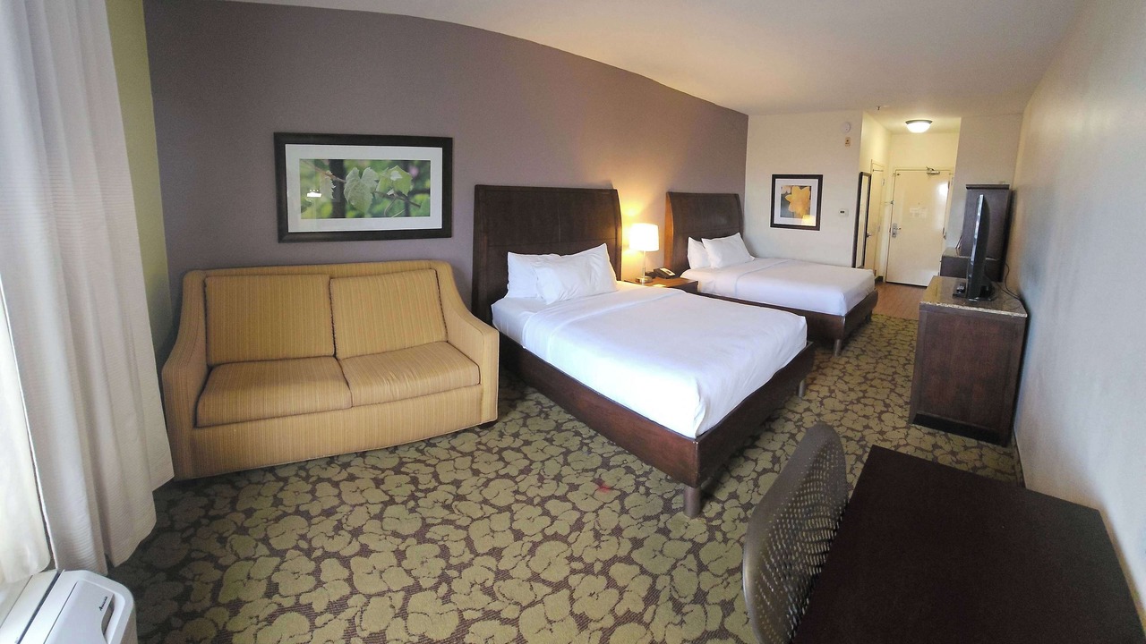Photo of Bedroom in Kenner - Louis Armstrong International Airport