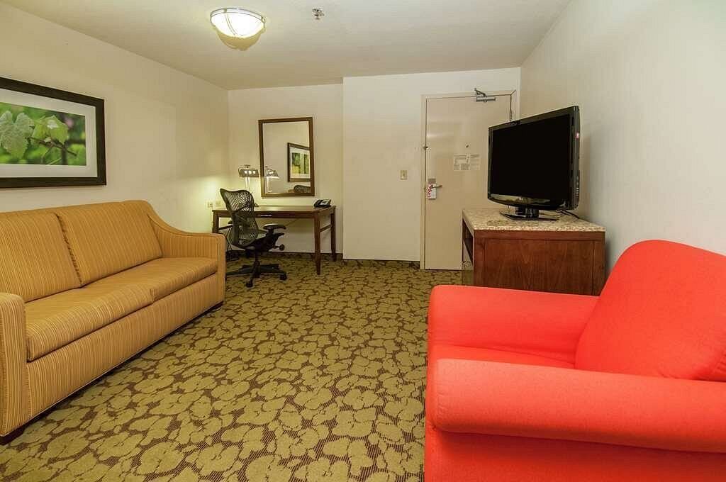 Photo of Bedroom in Kenner - Louis Armstrong International Airport