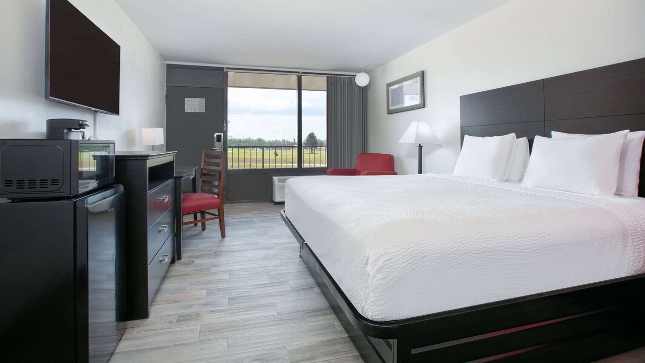 Photo of Bedroom in Diamondhead