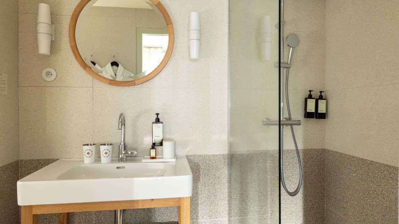 Photo of Bathroom in Quartier de la Plaine-de-Monceaux