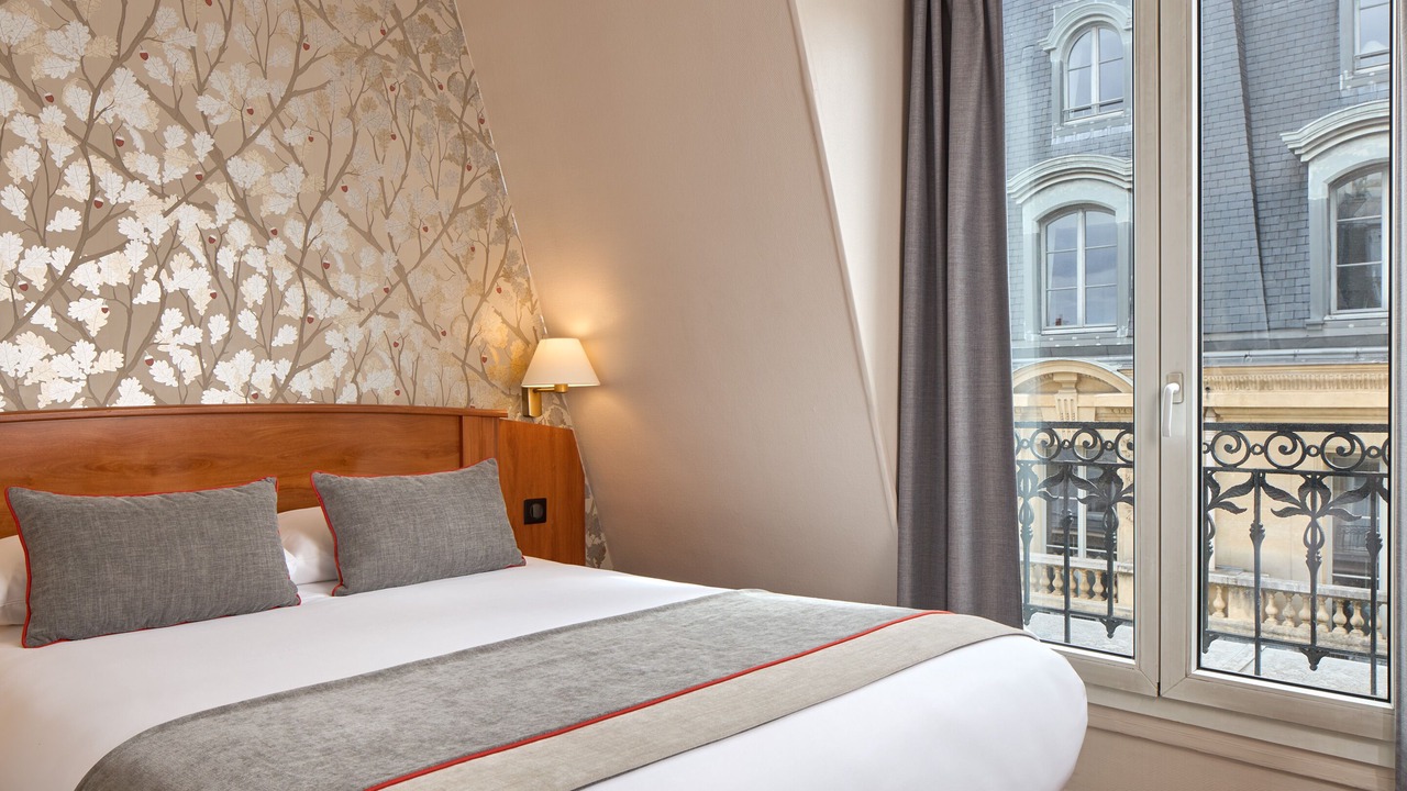 Photo of Bedroom in 2nd Arrondissement