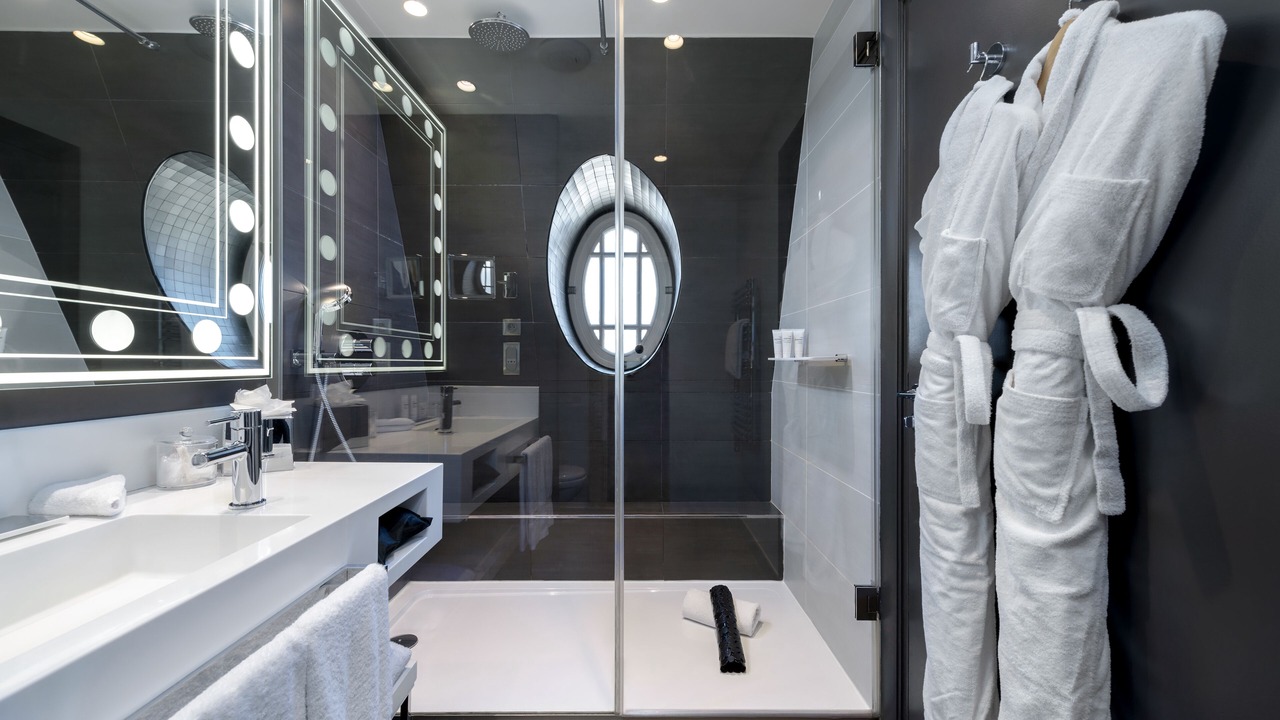 Photo of Bathroom in Chaussee-d'Antin