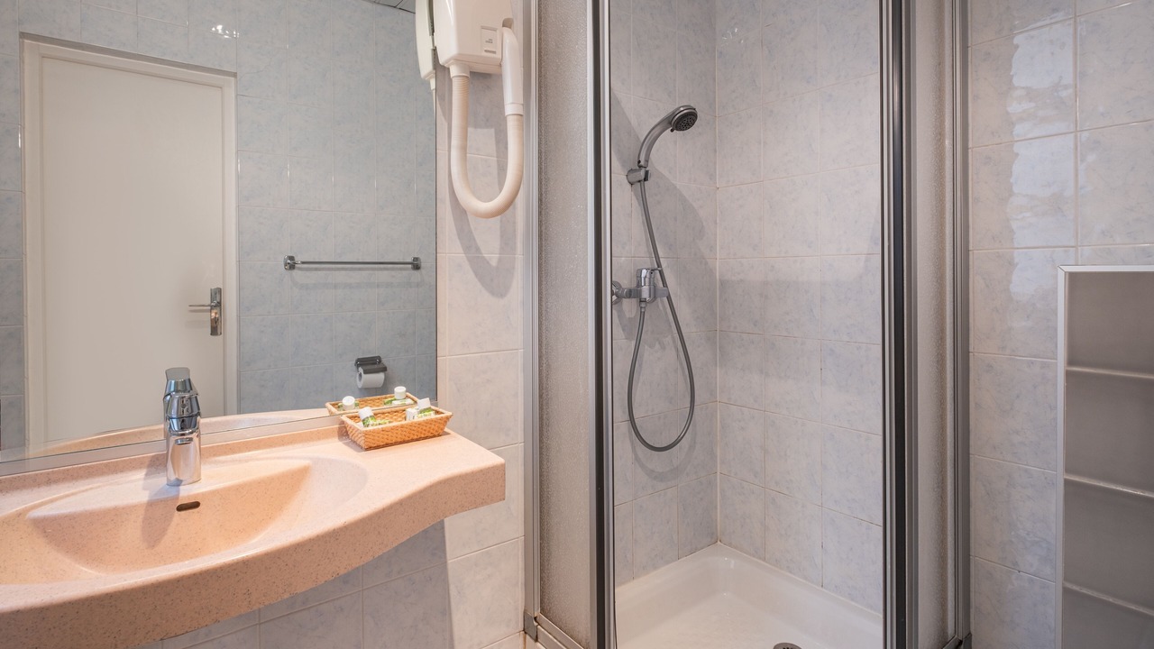 Photo of Bathroom in Notre-Dame-des-Champs