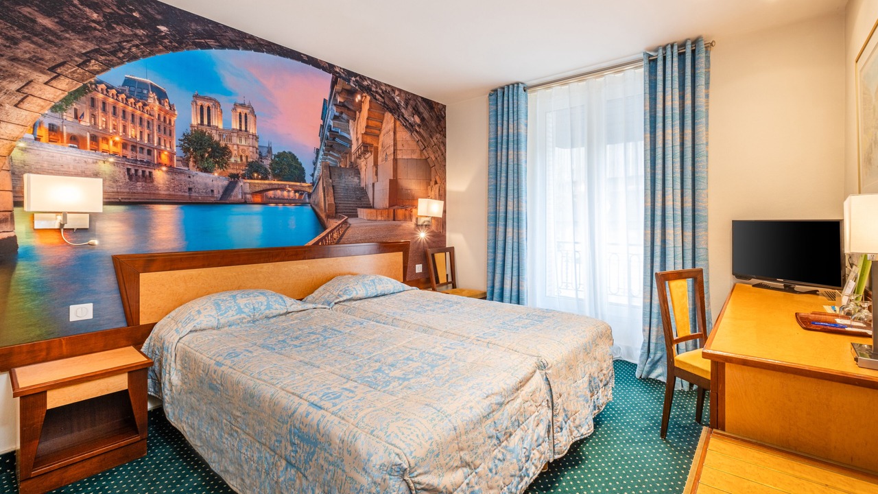 Photo of Bedroom in Notre-Dame-des-Champs