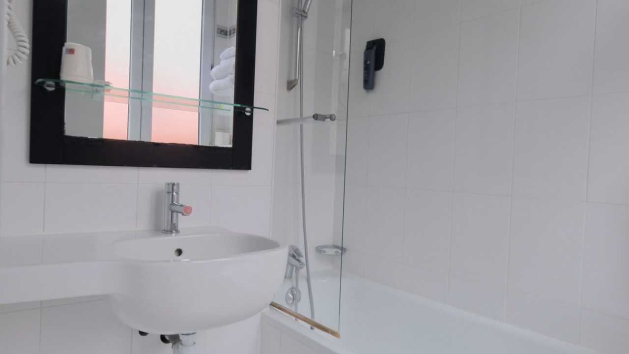 Photo of Bathroom in Saint-Fargeau