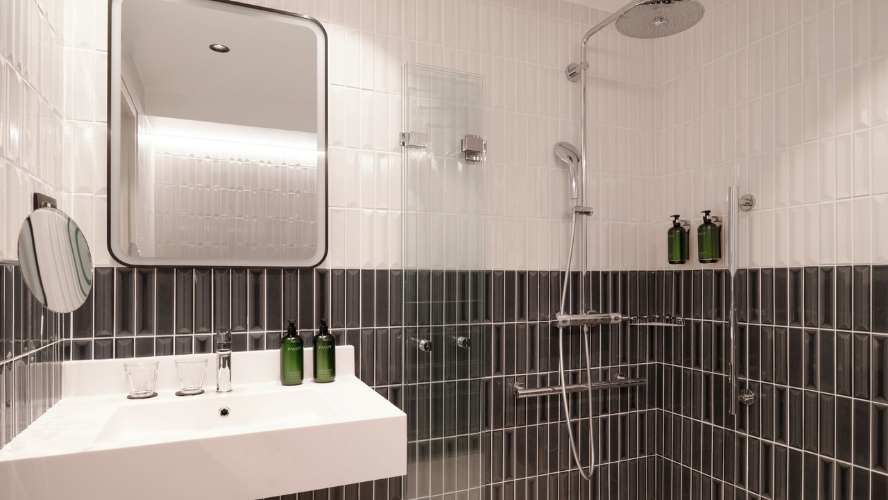 Photo of Bathroom in Quartier de la Plaine-de-Monceaux