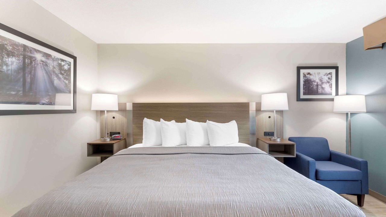 Photo of Bedroom in Newton