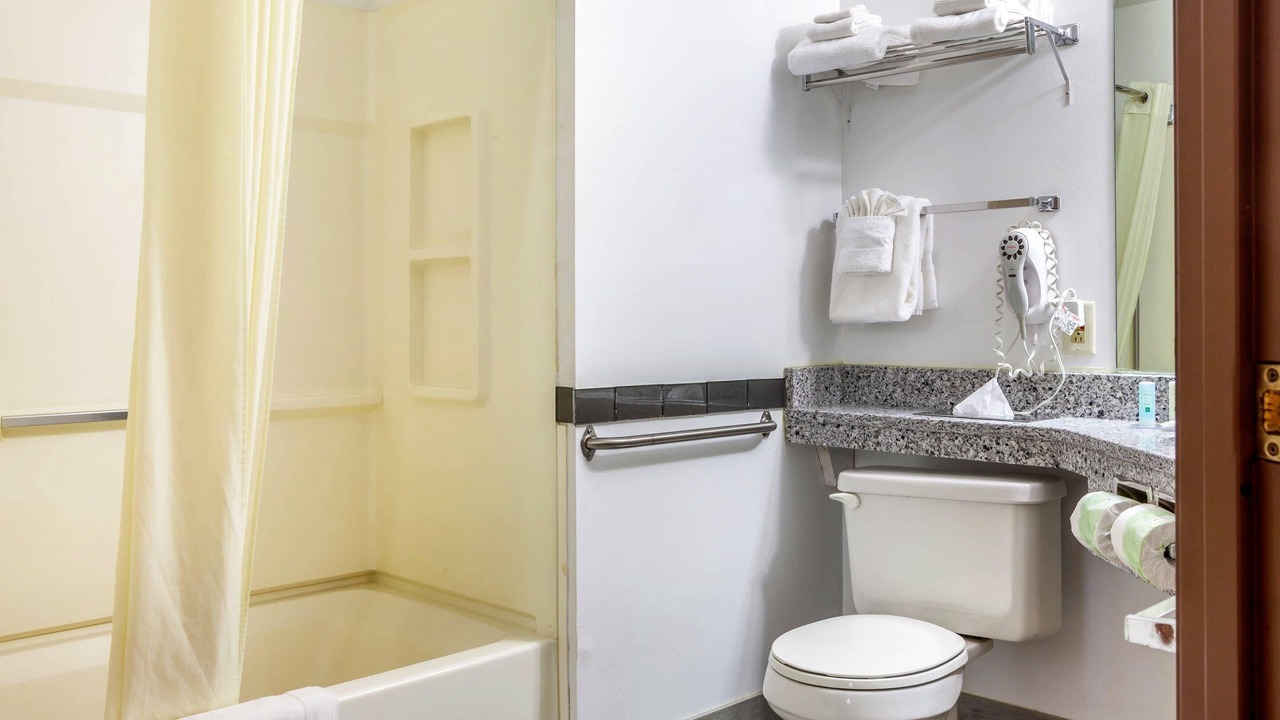 Photo of Bedroom in Prairie Du Chien
