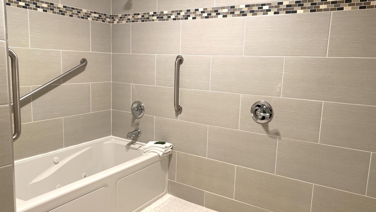 Photo of Bathroom in Harbor Gateway South