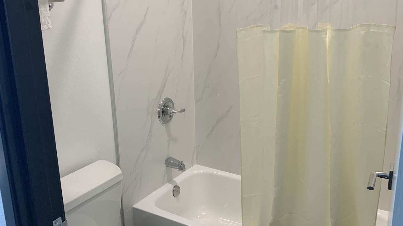 Photo of Bathroom in Harbor